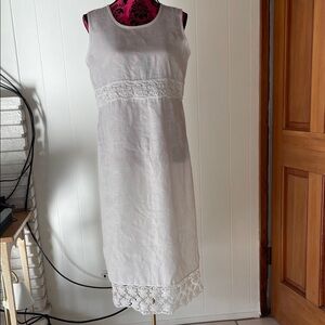 Clio White Linen Dress with Elegant Lace